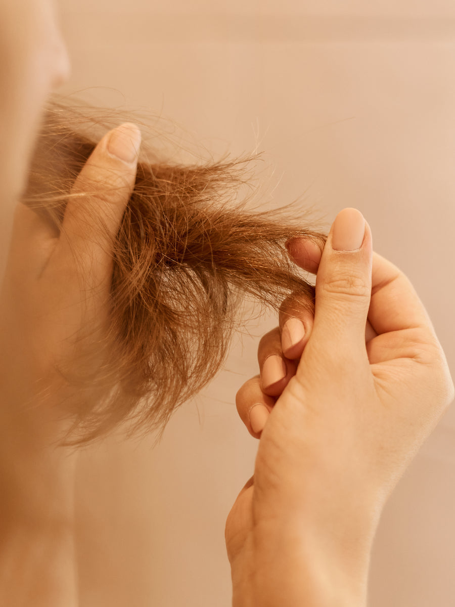 Capelli Rovinati da Sole e Mare: Come Ripararli Dopo l'Estate